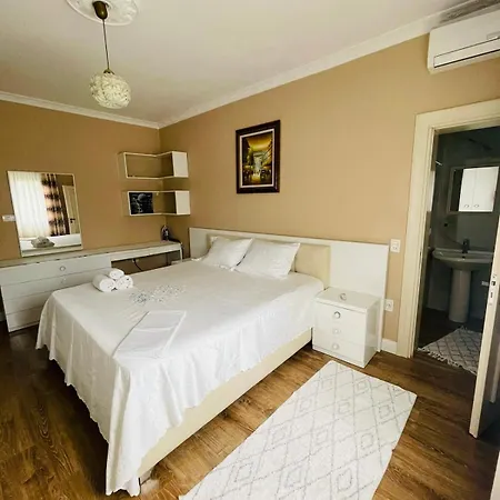 Flora Guest house Tirana