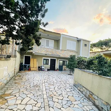 Guest house Flora 3*